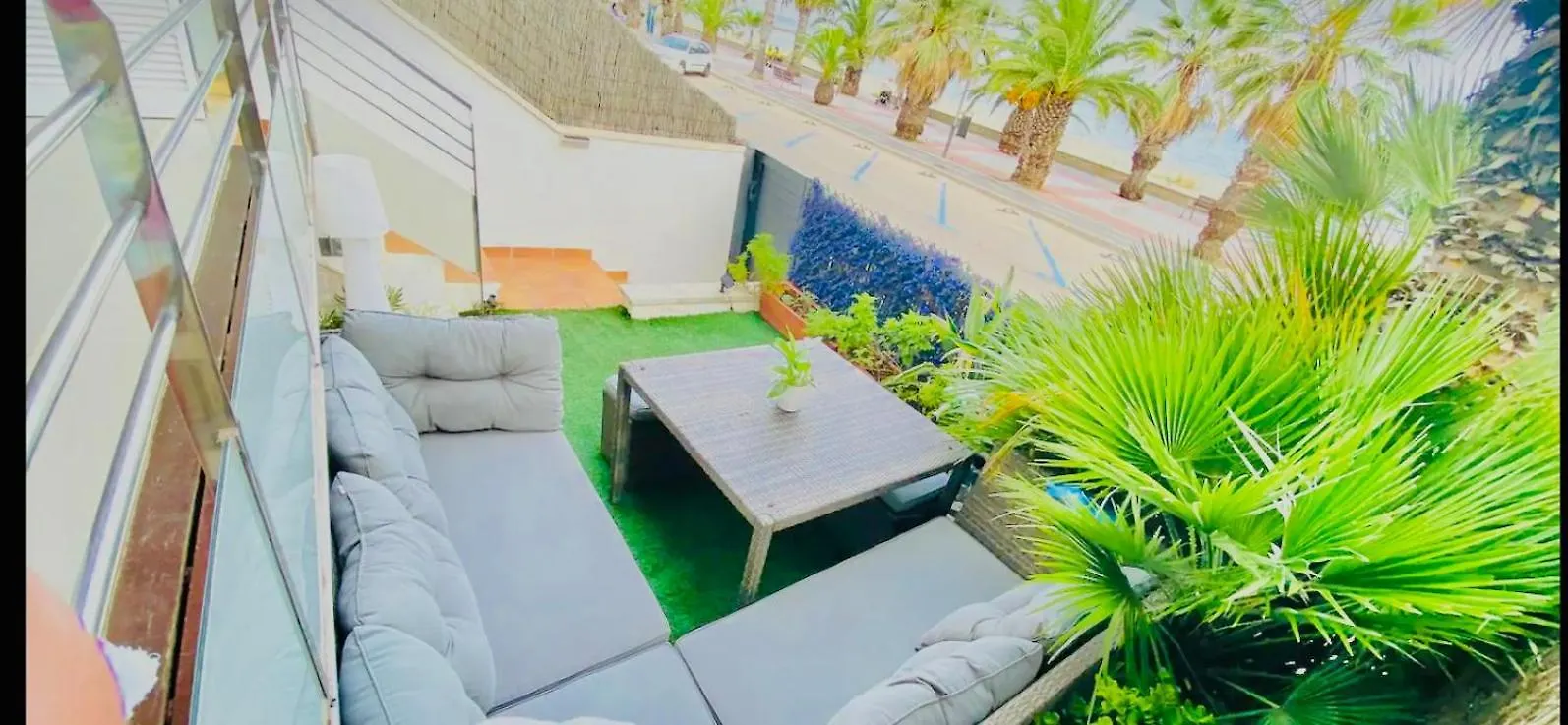 Frente Al Mar Salida Directa Por Jardin A Playa 30 M Agua Apartment Cubelles