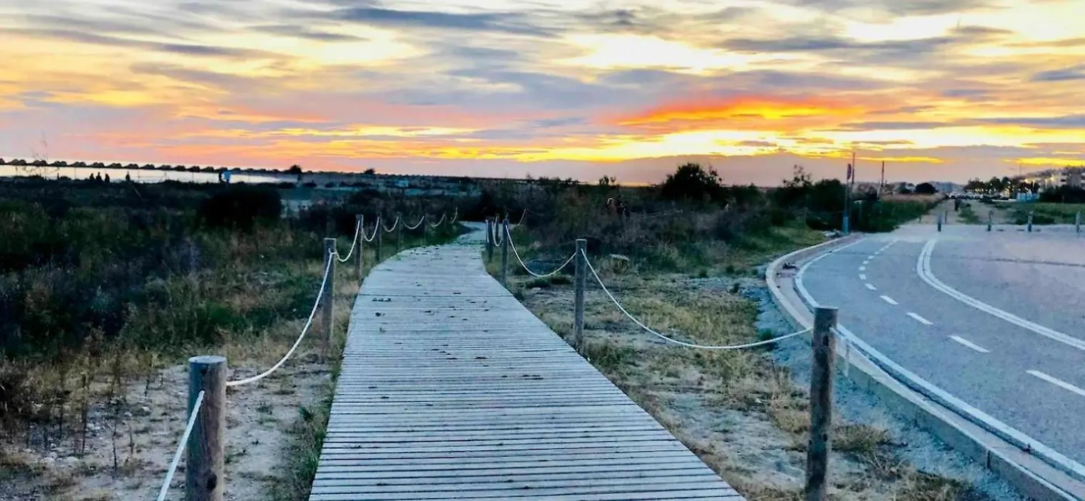 Frente Al Mar Salida Directa Por Jardin A Playa 30 M Agua Apartment Cubelles