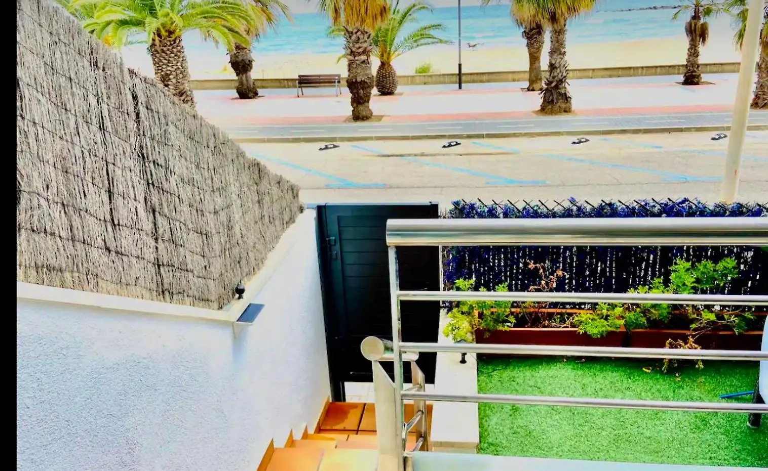 Frente Al Mar Salida Directa Por Jardin A Playa 30 M Agua Apartment Cubelles