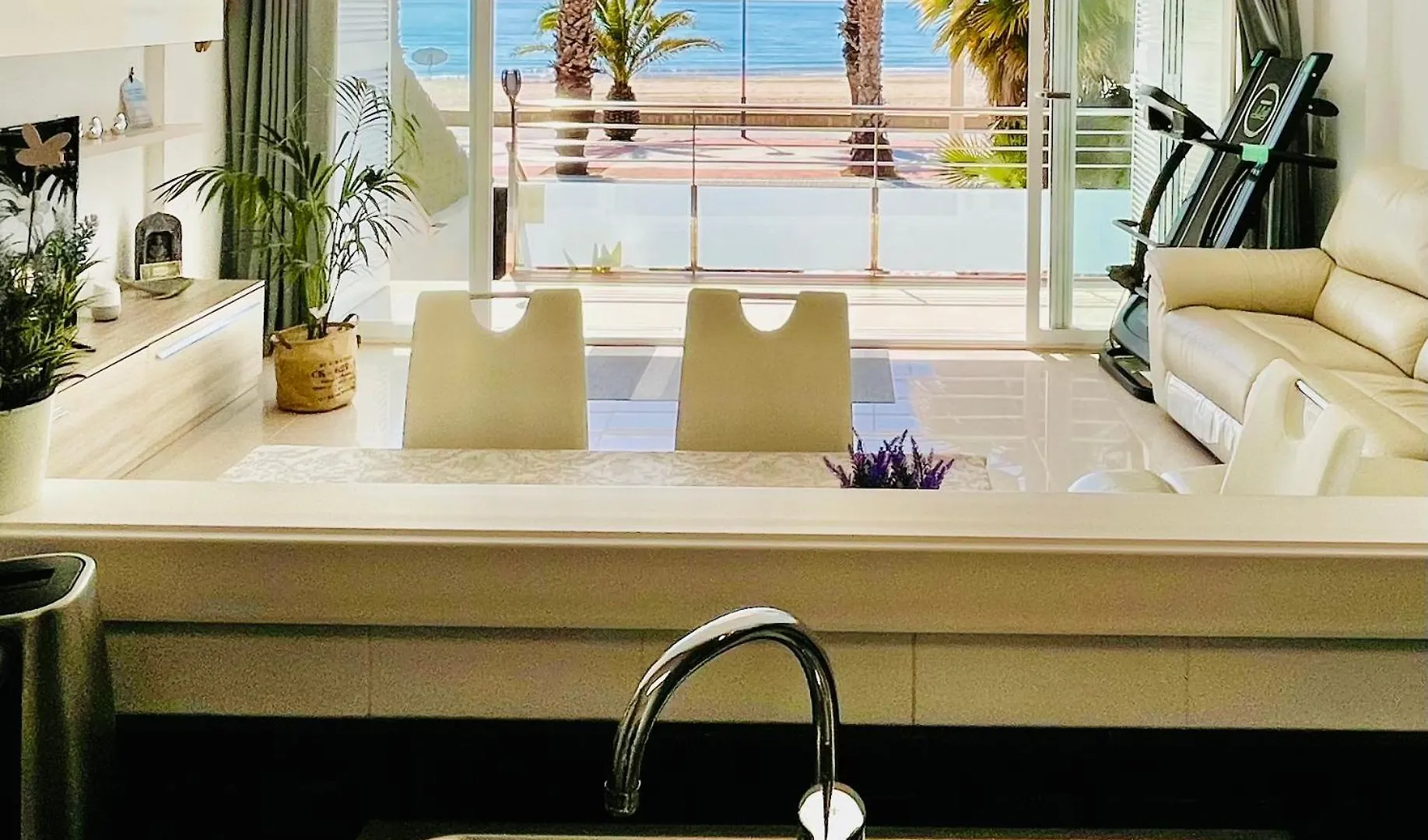 Frente Al Mar Salida Directa Por Jardin A Playa 30 M Agua Apartment Cubelles