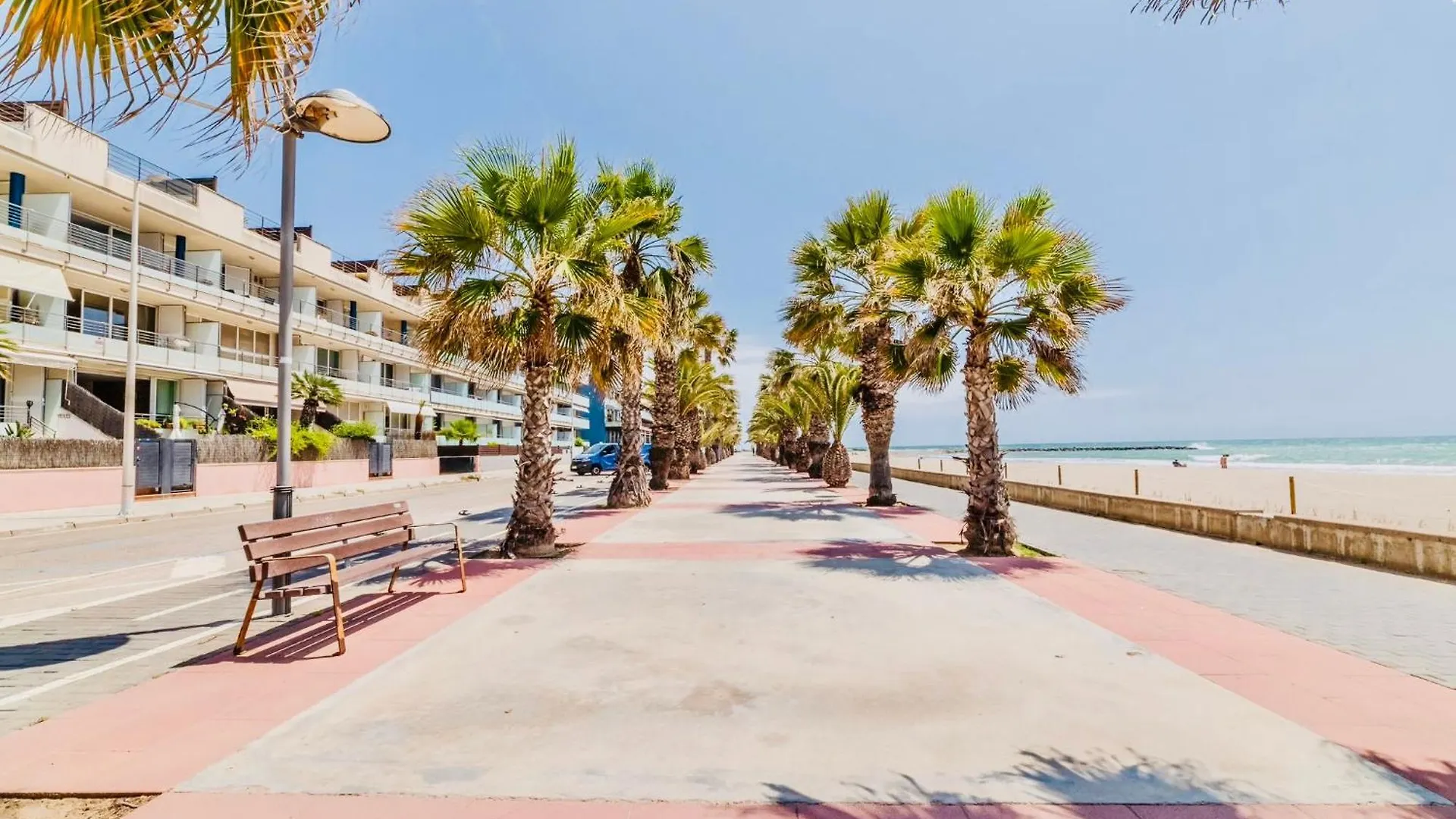 Frente Al Mar Salida Directa Por Jardin A Playa 30 M Agua Apartment Cubelles Spain