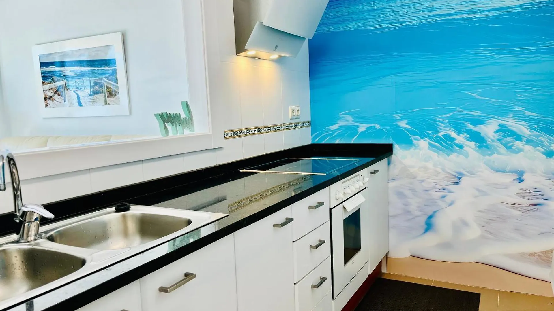 Frente Al Mar Salida Directa Por Jardin A Playa 30 M Agua Apartment Cubelles