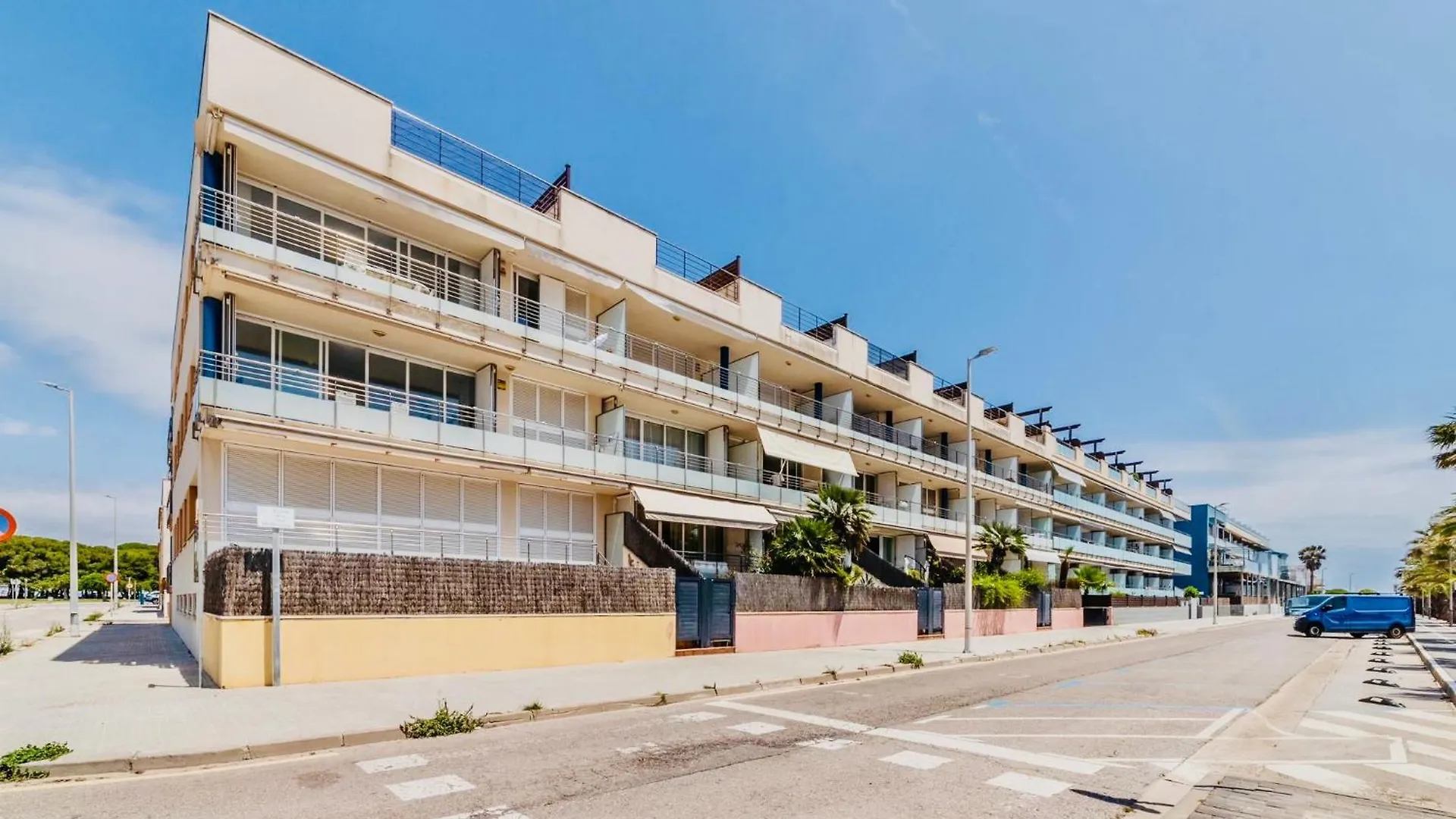 Frente Al Mar Salida Directa Por Jardin A Playa 30 M Agua Apartment Cubelles